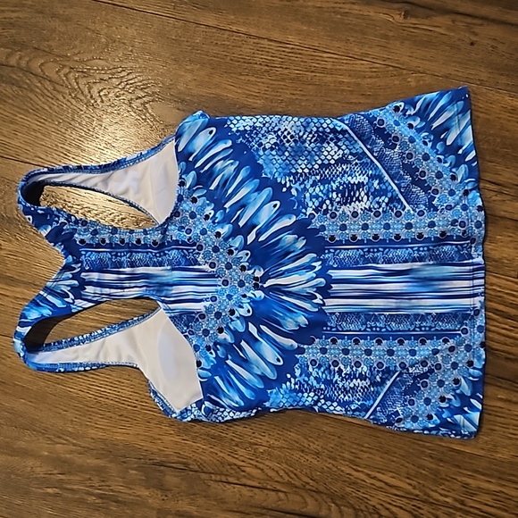 XS new walk on the beach tankini swim razor back top ans skirt. Mult blue design - Picture 5 of 7
